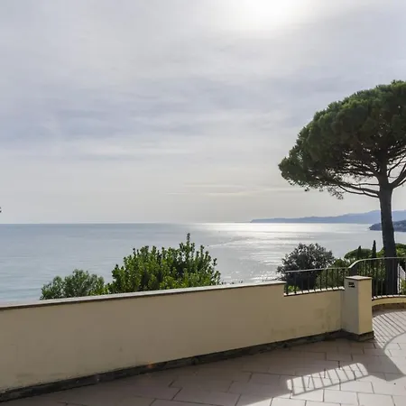Villa Altido Superb With View&garden In Arenzano, 10 Sleeps