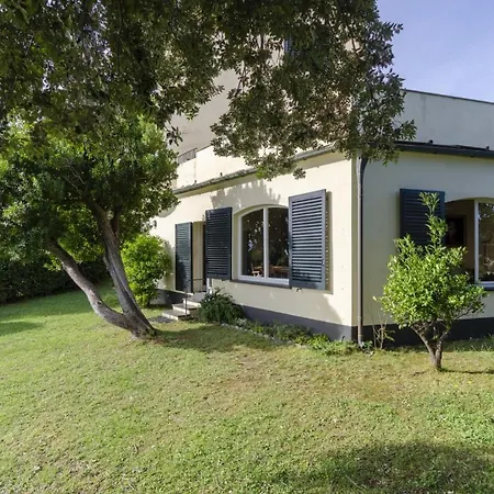Altido Superb With View&garden In Arenzano, 10 Sleeps Villa Arenzano